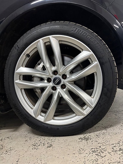 Audi Q7 30 of 30