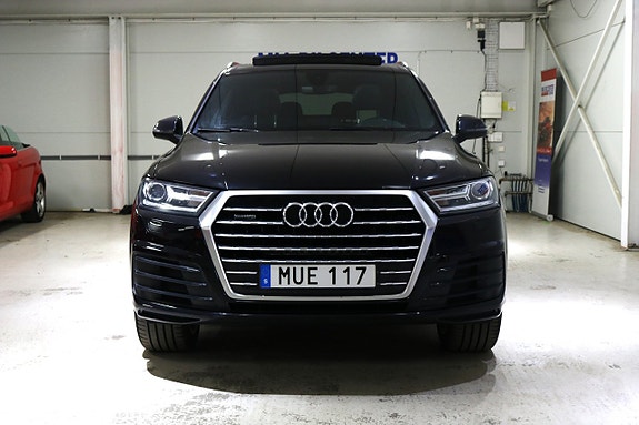 Audi Q7 4 of 30