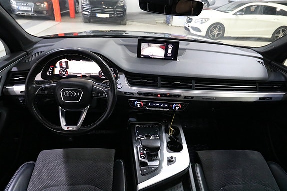 Audi Q7 13 of 30