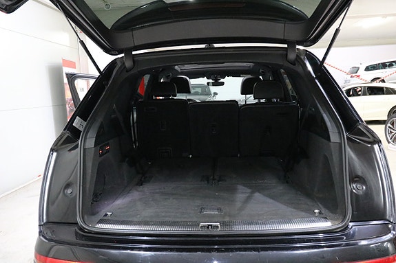 Audi Q7 25 of 30
