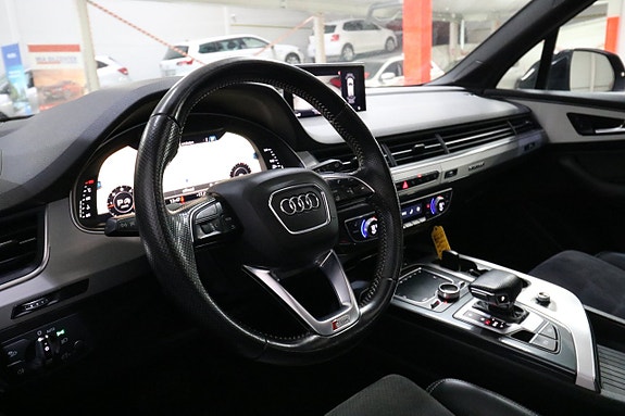 Audi Q7 9 of 30
