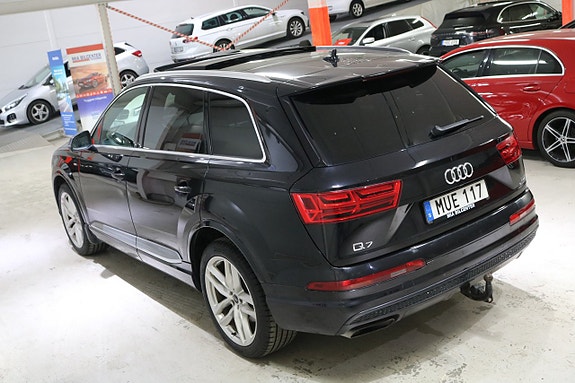 Audi Q7 7 of 30