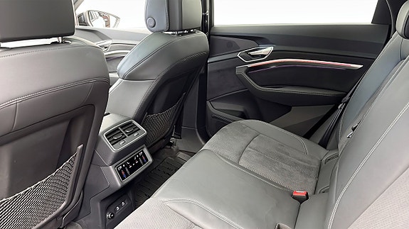 Audi Q8 e-tron 12 of 13