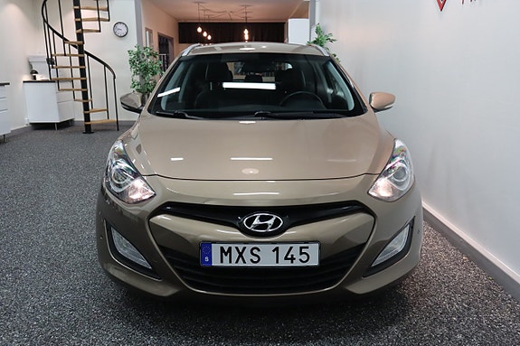 Hyundai i30 2 of 14
