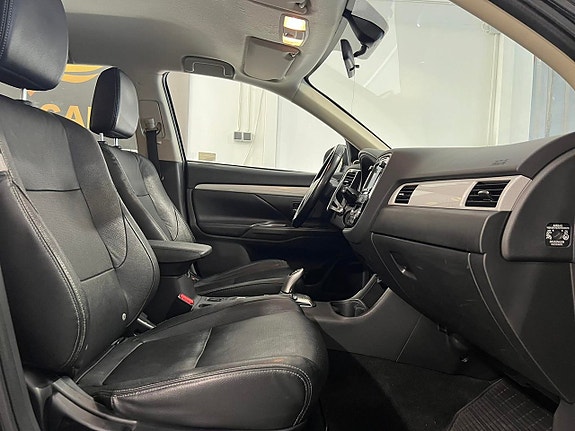 Mitsubishi Outlander 19 of 25