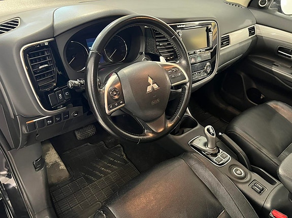 Mitsubishi Outlander 16 of 25