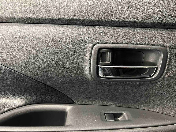 Mitsubishi Outlander 21 of 25
