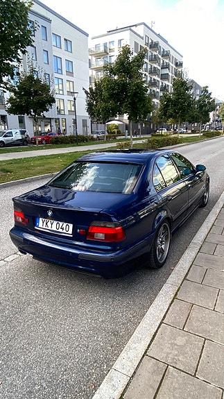BMW 528i 4 of 9