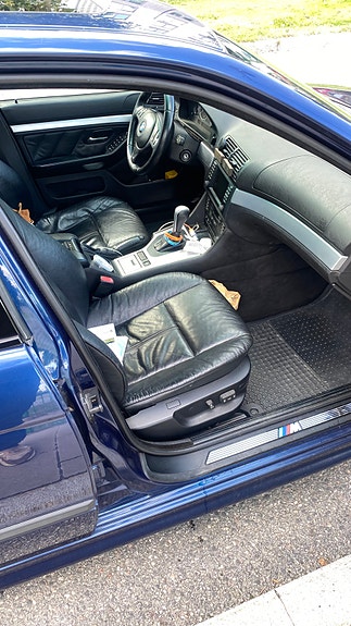 BMW 528i 6 of 9