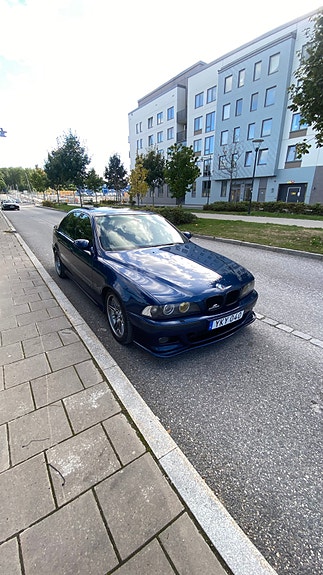 BMW 528i 2 of 9