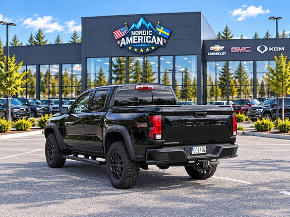 Chevrolet Colorado 3 of 16