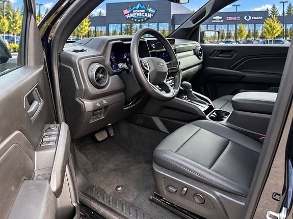 Chevrolet Colorado 7 of 16