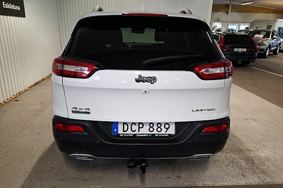 Jeep Cherokee 10 of 10