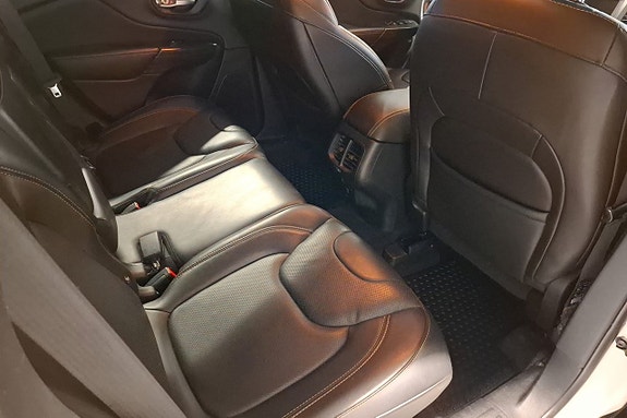 Jeep Cherokee 7 of 10