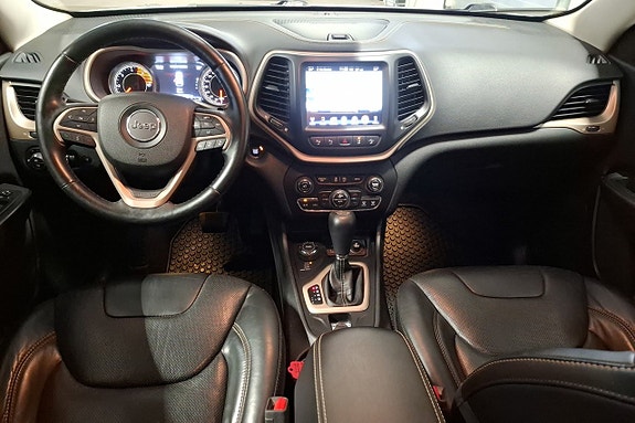 Jeep Cherokee 9 of 10