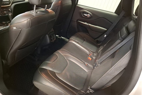 Jeep Cherokee 6 of 10