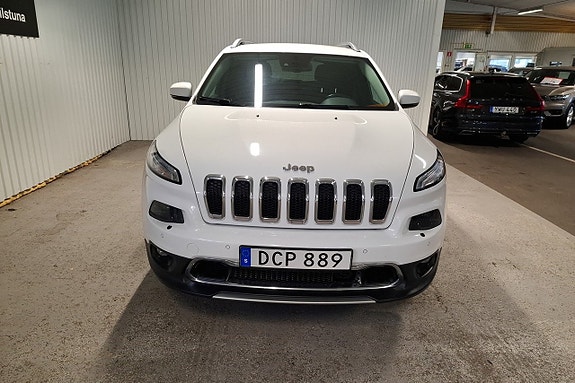Jeep Cherokee 2 of 10