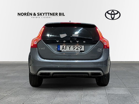 Volvo V60 Cross Country 5 of 11