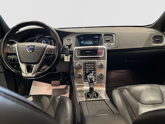 Volvo V60 Cross Country 9 of 11