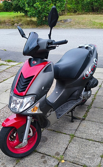 Kymco Super 9 A/C 3 of 4