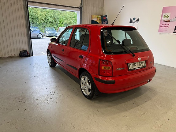 Nissan Micra 4 of 10