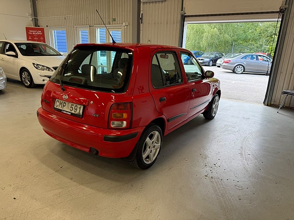 Nissan Micra 6 of 10