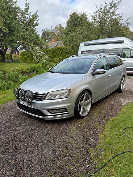 Volkswagen Passat 2 of 5