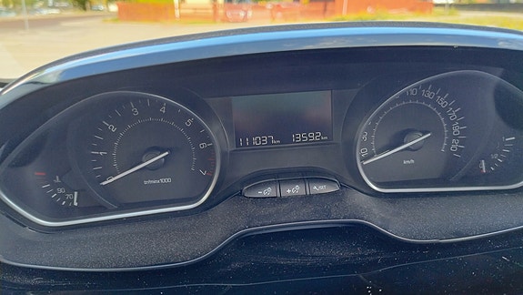 Peugeot 2008 6 of 10