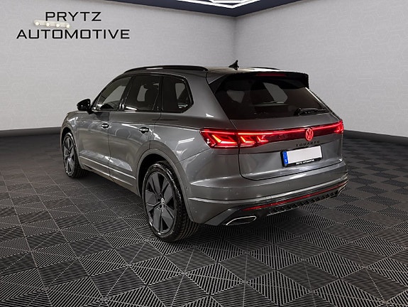 Volkswagen Touareg 5 of 5