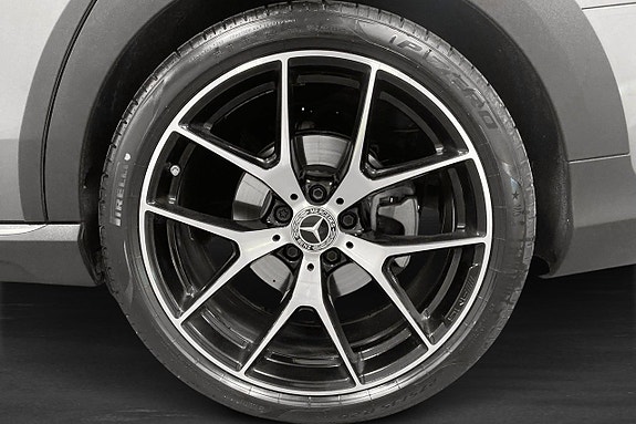 Mercedes-Benz E220 d 12 of 16