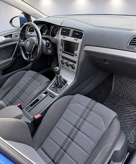 Volkswagen Golf VII 6 of 6