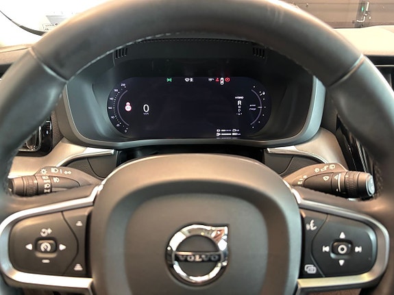 Volvo XC60 9 of 13