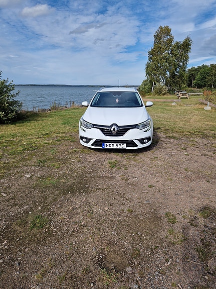 Renault Megane IV 4 of 5