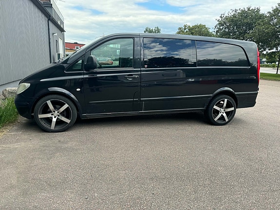 Mercedes-Benz Vito 120 2 of 5