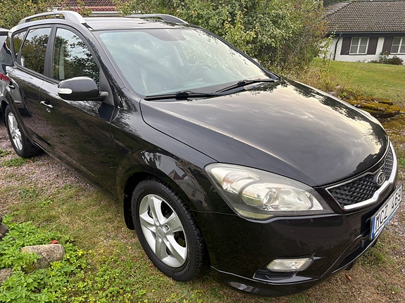 Kia Ceed 2 of 8
