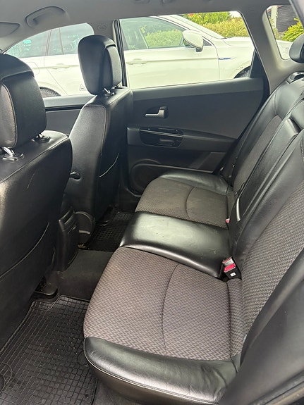 Kia Ceed 5 of 8