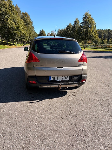 Peugeot 3008 3 of 4