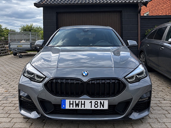 BMW 218i 4 of 7