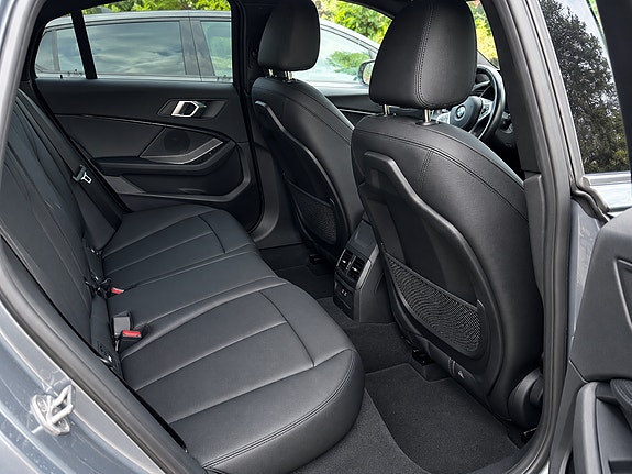 BMW 218i 7 of 7
