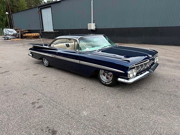 Chevrolet Impala 11 of 28