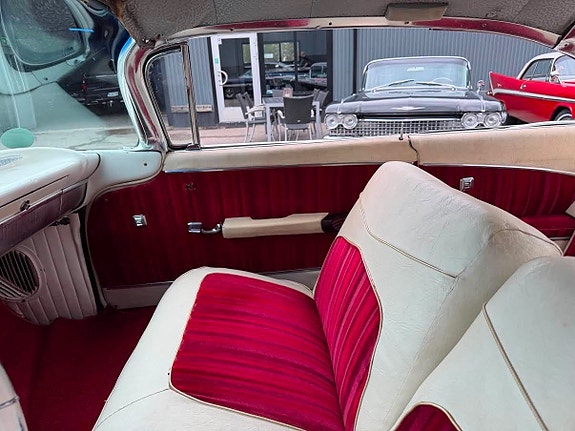 Chevrolet Impala 19 of 28