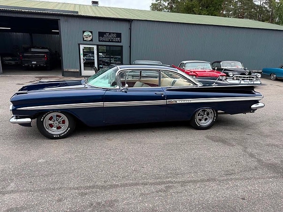 Chevrolet Impala 16 of 28
