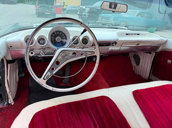 Chevrolet Impala 20 of 28