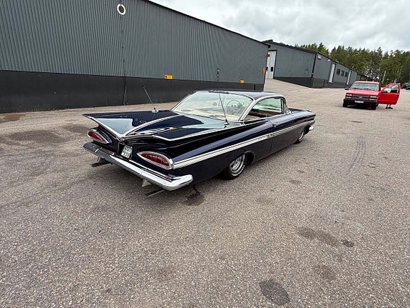 Chevrolet Impala 4 of 28
