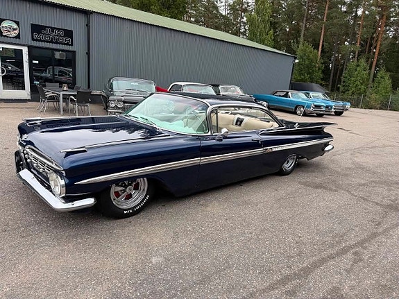 Chevrolet Impala 5 of 28