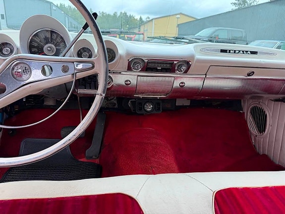 Chevrolet Impala 24 of 28