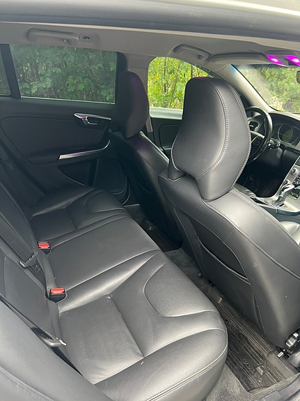 Volvo V60 8 of 17
