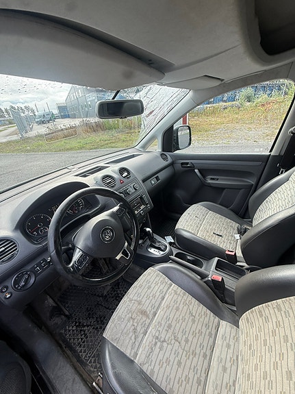Volkswagen Caddy Maxi 6 of 7