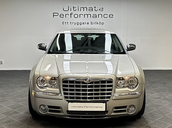 Chrysler 300C 6 of 20