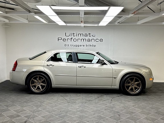 Chrysler 300C 4 of 20